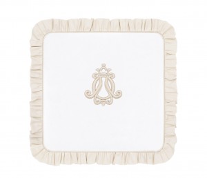 Velur Classic Almond pillow